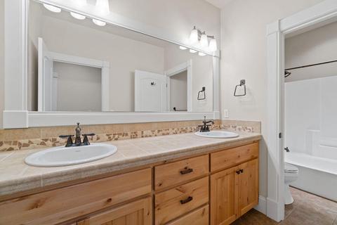 19426 Golden Meadow Loop, Bend, OR 97702 photo 16