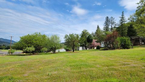 5280 N River Rd, Gold Hill, OR 97525