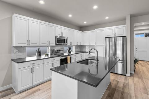 2730 SW Forest Ct, Redmond, OR 97756