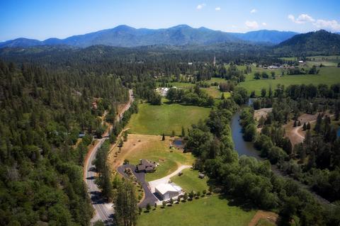 969 Fish Hatchery Rd, Grants Pass, OR 97527
