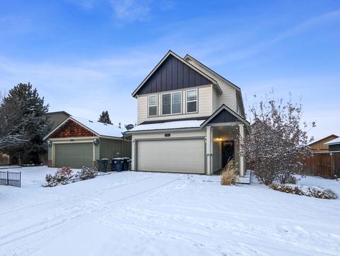 863 NE Locksley Dr, Bend, OR 97701 photo 2