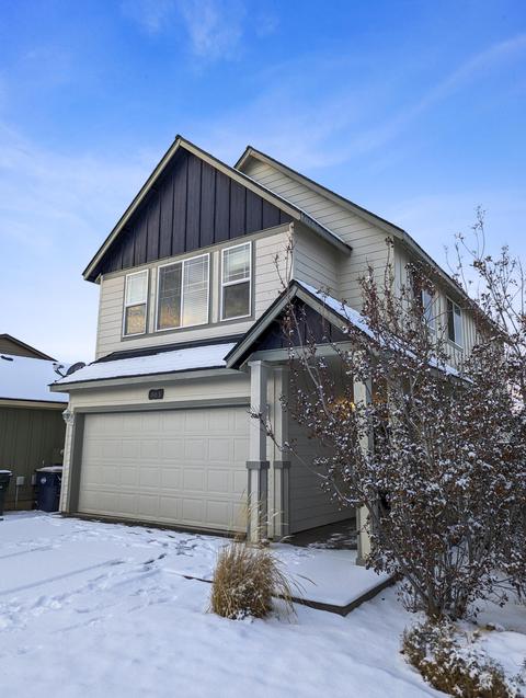 863 NE Locksley Dr, Bend, OR 97701 photo 1
