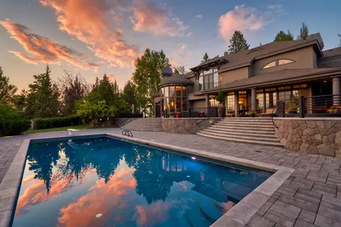 2718 NW Nightfall Cir, Bend, OR 97703
