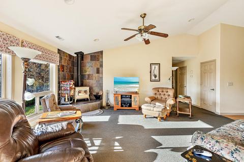 726 Busch Rd, Trail, OR 97541 photo 11