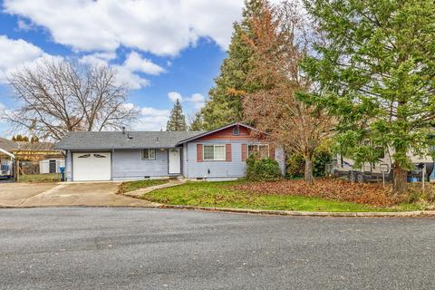124 Edith Cir, Eagle Point, OR 97524 photo 1