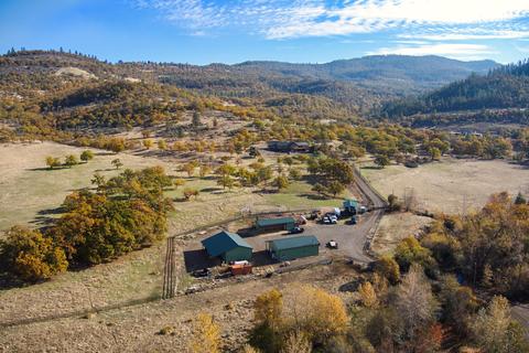 6555 E Antelope Rd, Eagle Point, OR 97524