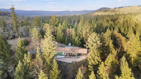3945 Evans Creek Rd, Rogue River, OR 97537 photo 2