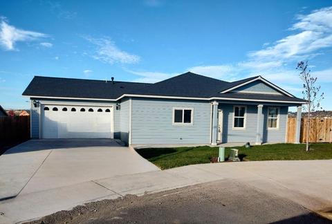 525 SE Segoviano Ct, Madras, OR 97741