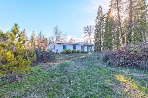 111 Norman Rd, Selma, OR 97538