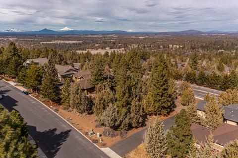 1274 NW Constellation Dr, Bend, OR 97703