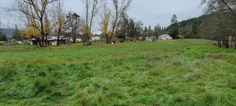 250 Long Branch Rd, Eagle Point, OR 97524 photo 1