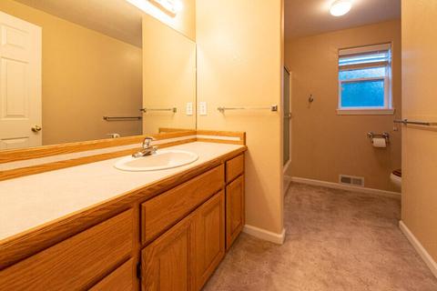 249 Crestview Loop, Grants Pass, OR 97527 photo 22