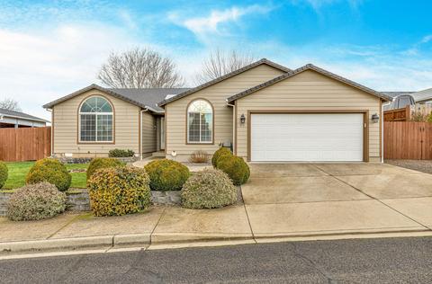 513 Winston Ct, Eagle Point, OR 97524 photo 1