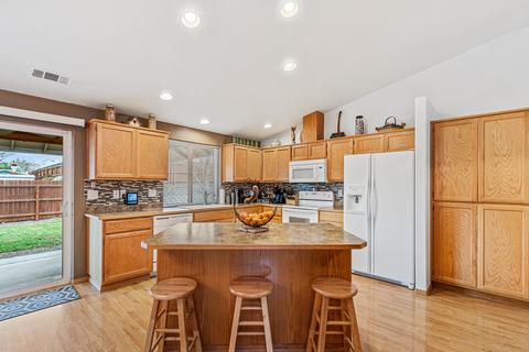 513 Winston Ct, Eagle Point, OR 97524 photo 9