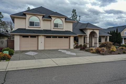 88 Pebble Creek Dr, Eagle Point, OR 97524 photo 3