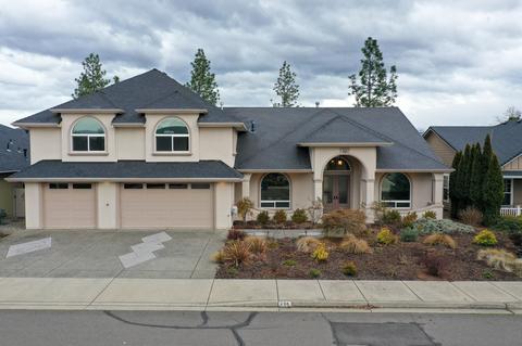 88 Pebble Creek Dr, Eagle Point, OR 97524