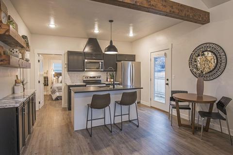 1545 NW 5th St, Bend, OR 97703