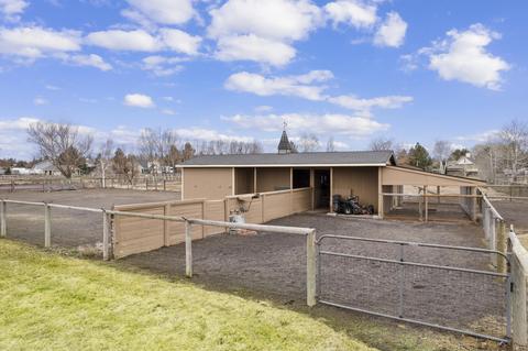 63285 Peterman Ln, Bend, OR 97701 photo 41
