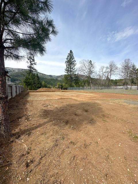 122 Cabernet Cir, Cave Junction, OR 97523