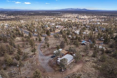21239 SW Gift Rd, Bend, OR 97703 photo 2