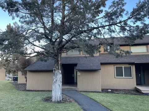 1982 Redtail Hawk Dr #RV19J, Redmond, OR 97756