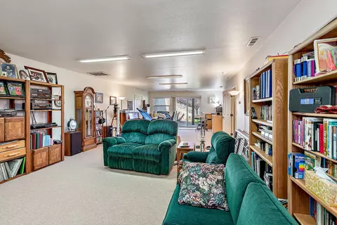 Living - 2703 Hammel Rd, Eagle Point, OR 97524 photo 6 of 6