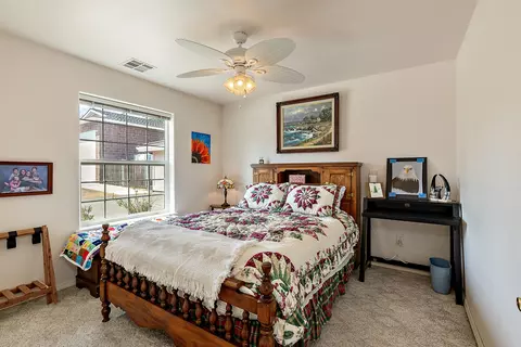 Bedroom - 2703 Hammel Rd, Eagle Point, OR 97524 photo 5 of 5