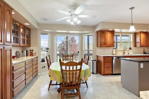 Kitchen - 2703 Hammel Rd, Eagle Point, OR 97524 photo 1 of 6