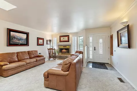 Entry Way - 2703 Hammel Rd, Eagle Point, OR 97524 photo 1 of 3