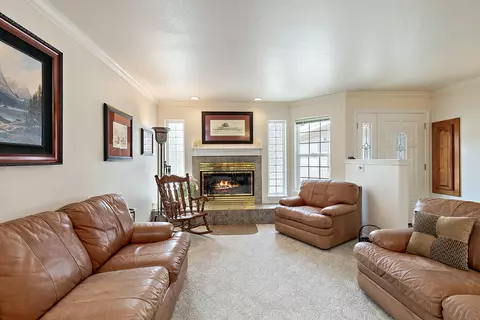 Living - 2703 Hammel Rd, Eagle Point, OR 97524 photo 1 of 6