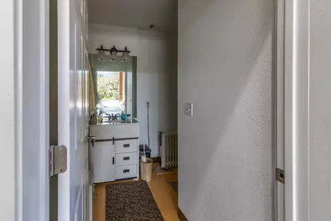 Entry Way - 2703 Hammel Rd, Eagle Point, OR 97524 photo 3 of 3