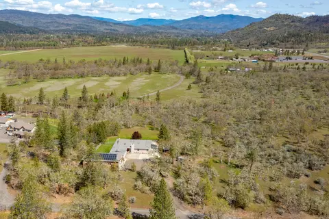 View/Area - 2703 Hammel Rd, Eagle Point, OR 97524 photo 1 of 2
