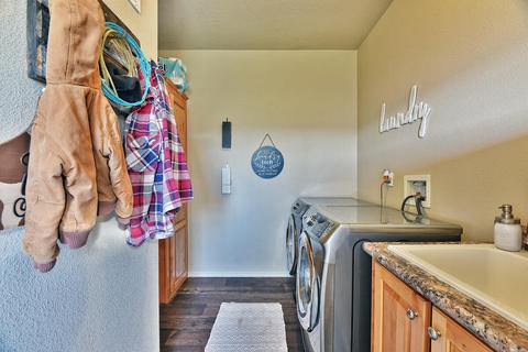 370 E Dutton Rd, Eagle Point, OR 97524 photo 20