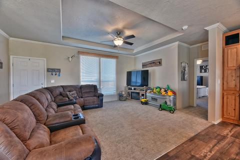 370 E Dutton Rd, Eagle Point, OR 97524 photo 4