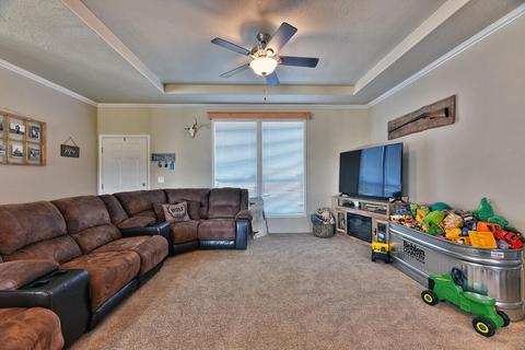 370 E Dutton Rd, Eagle Point, OR 97524 photo 5