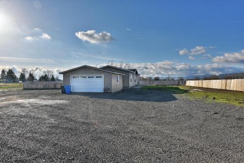 370 E Dutton Rd, Eagle Point, OR 97524 photo 2