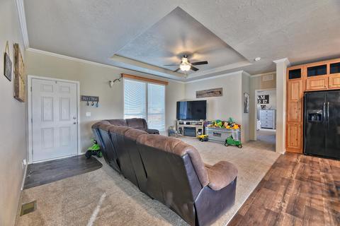 370 E Dutton Rd, Eagle Point, OR 97524 photo 3