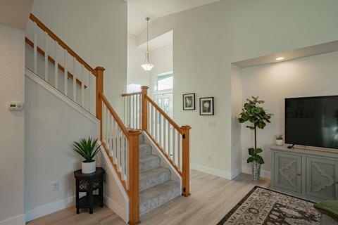 313 Live Oak Loop, Central Point, OR 97502 photo 9
