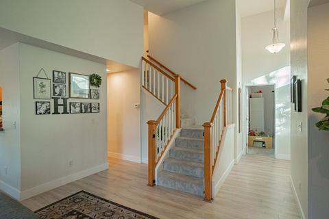 313 Live Oak Loop, Central Point, OR 97502 photo 8