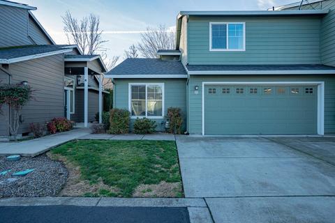 313 Live Oak Loop, Central Point, OR 97502 photo 1