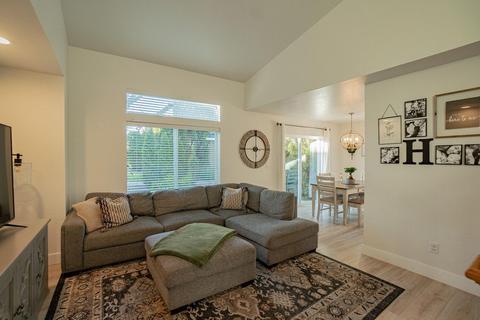 313 Live Oak Loop, Central Point, OR 97502 photo 12