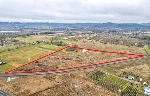 8650 Highway 234, Gold Hill, OR 97525