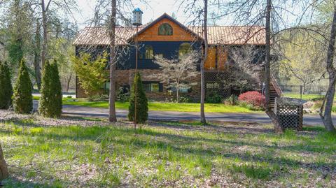 1957 Upper River Rd, Gold Hill, OR 97525
