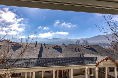 928 Mountain Meadows Cir, Ashland, OR 97520