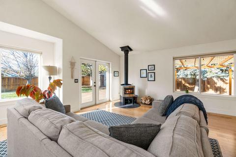 1130 E Cascade Ave, Sisters, OR 97759 photo 9