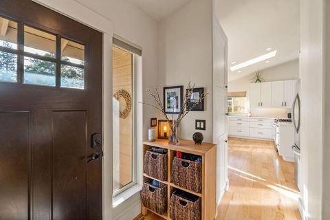 1130 E Cascade Ave, Sisters, OR 97759 photo 2