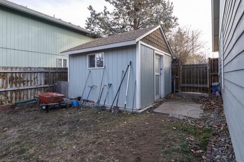 883 NE Locksley Dr, Bend, OR 97701 photo 39