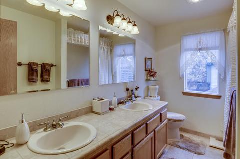 883 NE Locksley Dr, Bend, OR 97701 photo 26