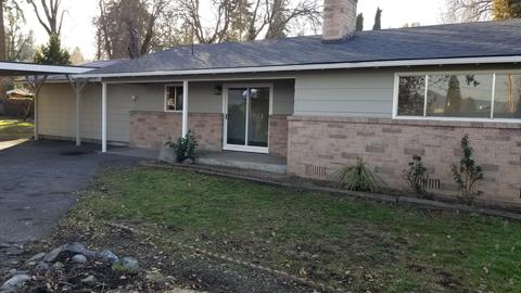 2829 W Main St, Medford, OR 97501