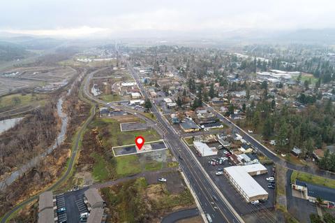 604 N Main St, Phoenix, OR 97535 photo 8